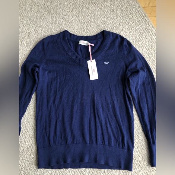 New with tags Vineyard Vines sweater - Picture 2 of 11